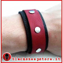 Bracciale in pelle rivettato