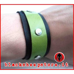 Bracciale in pelle rivettato